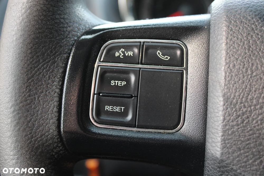 Dodge Grand Caravan - 32