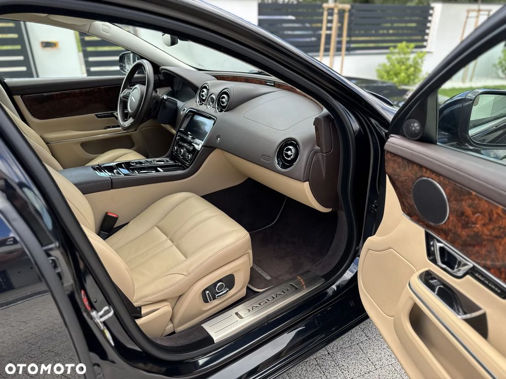 Jaguar XJ 3.0 V6 Premium Luxury - 21