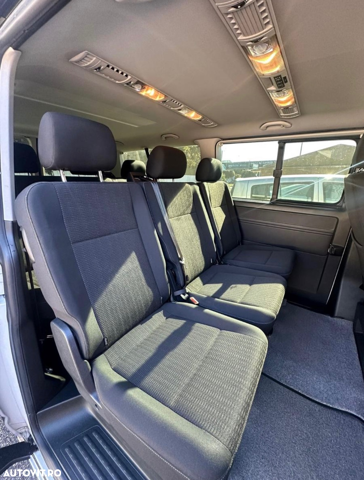 Volkswagen Caravelle T6 2.0 TDI KR Comfortline DSG 4M - 6