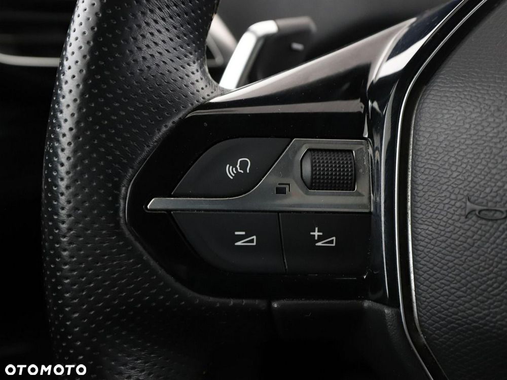 Peugeot 5008 PureTech 130 EAT8 Stop & Start GT - 33
