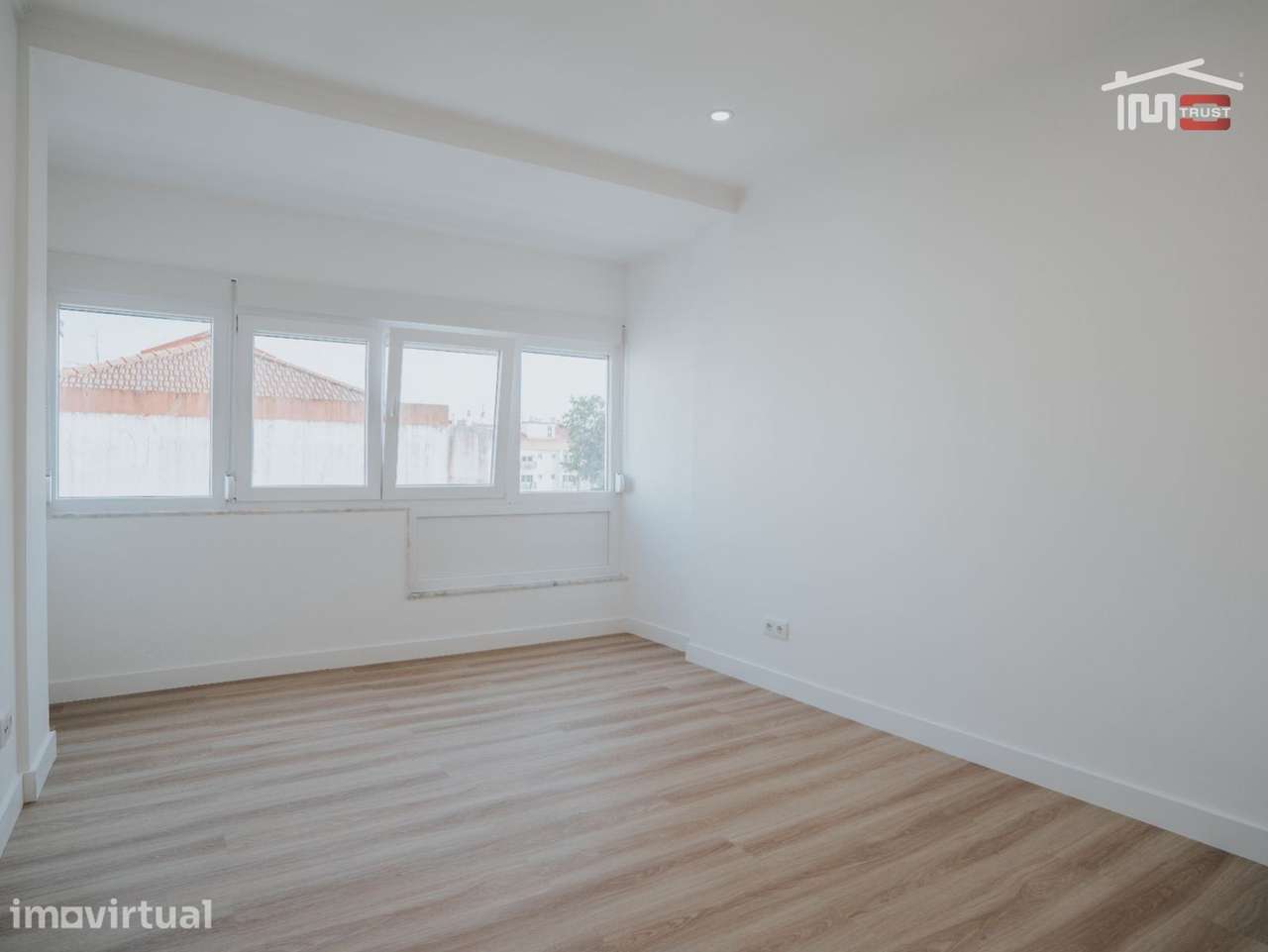 Apartamento T2 Remodelado à Venda em Agualva-Cacém - Grande imagem: 4/23