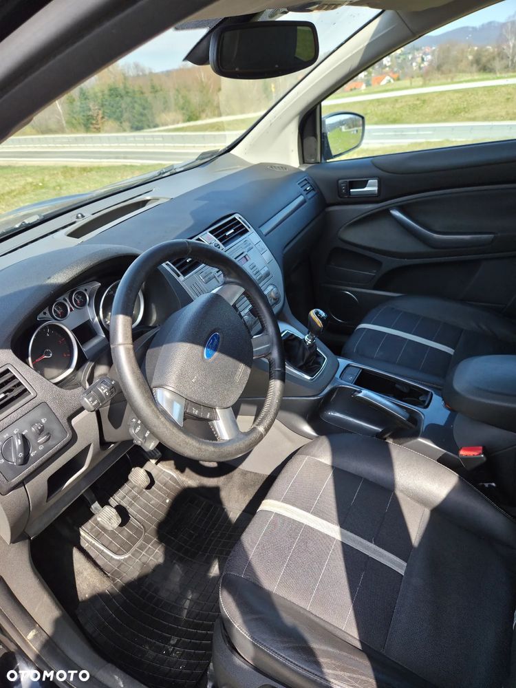 Ford Kuga 2.0 TDCi Titanium - 10