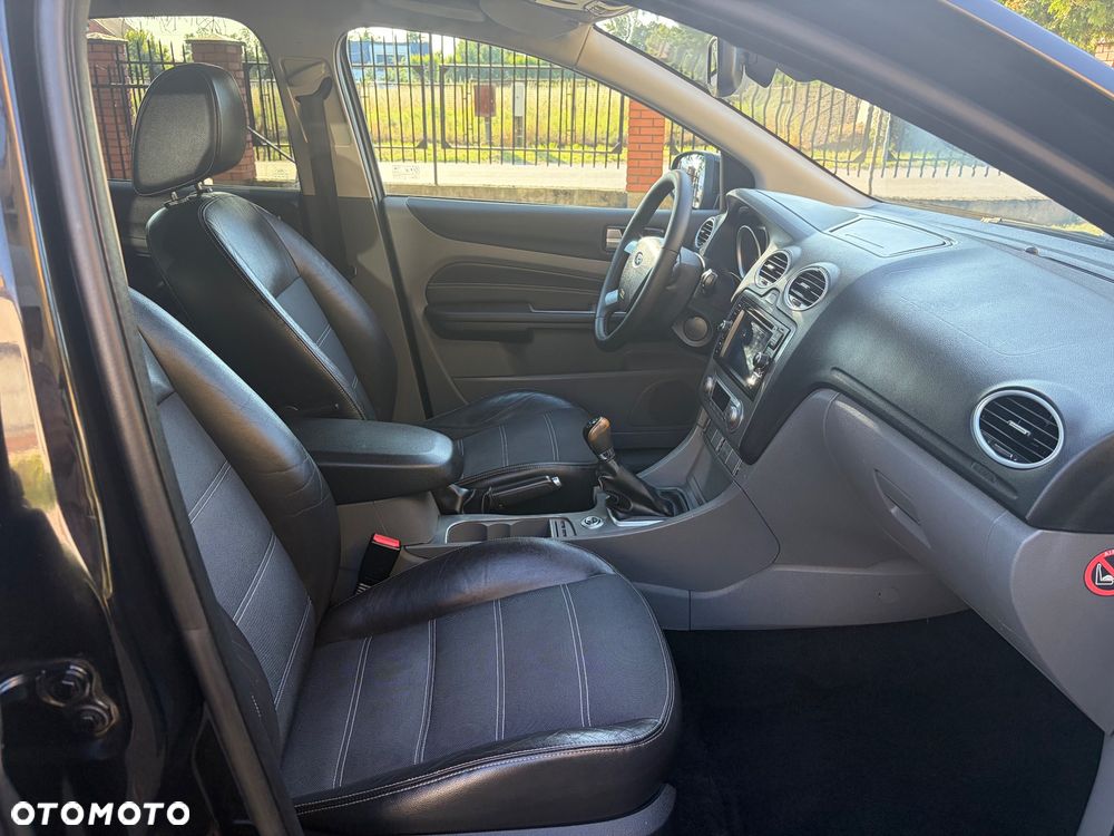 Ford Focus 1.8 Titanium - 32