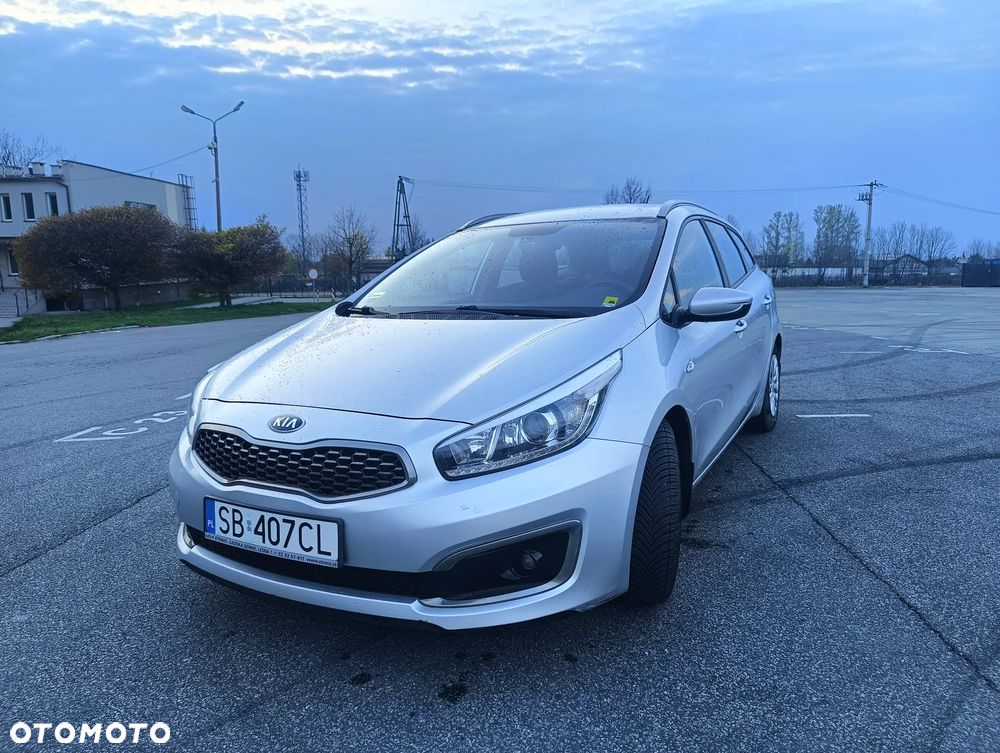 Kia Ceed - 9