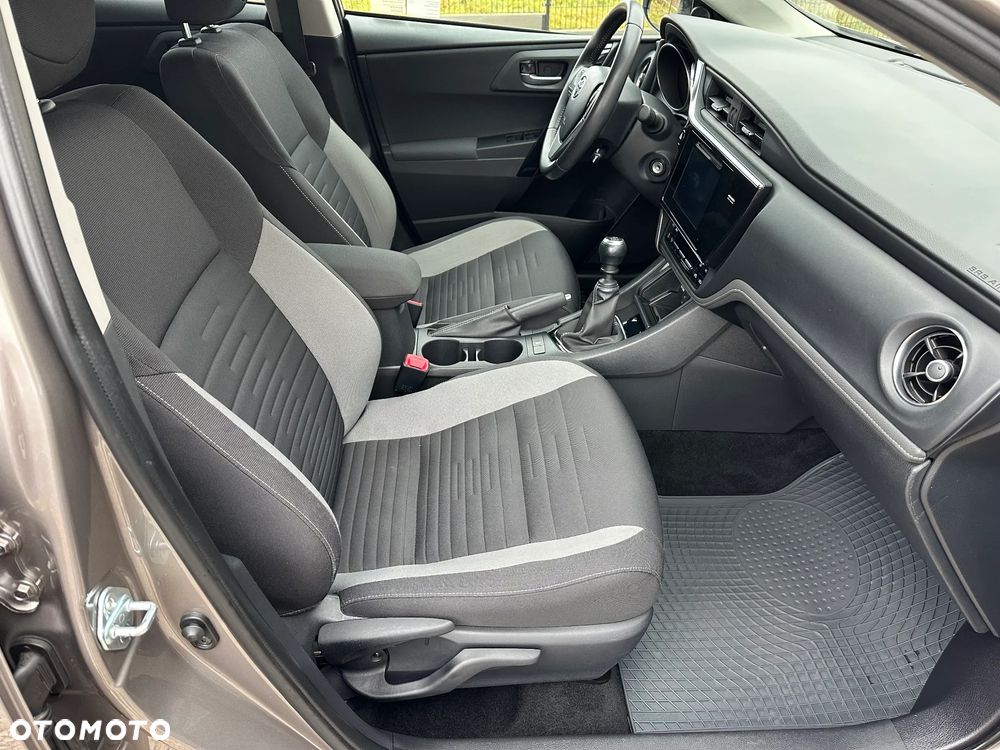 Toyota Auris 1.6 Prestige - 11