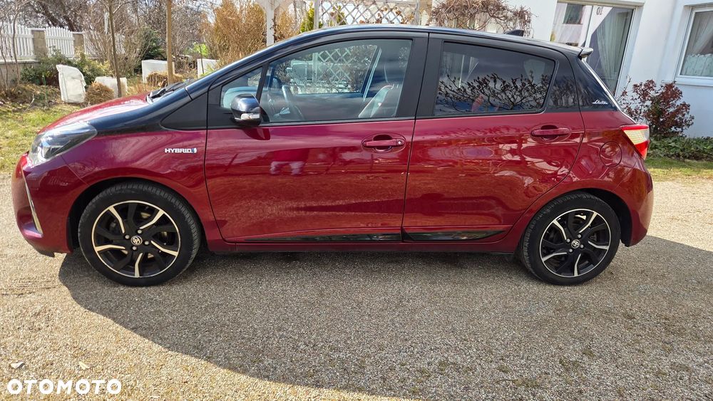 Toyota Yaris Hybrid 100 Selection Platinum - 15