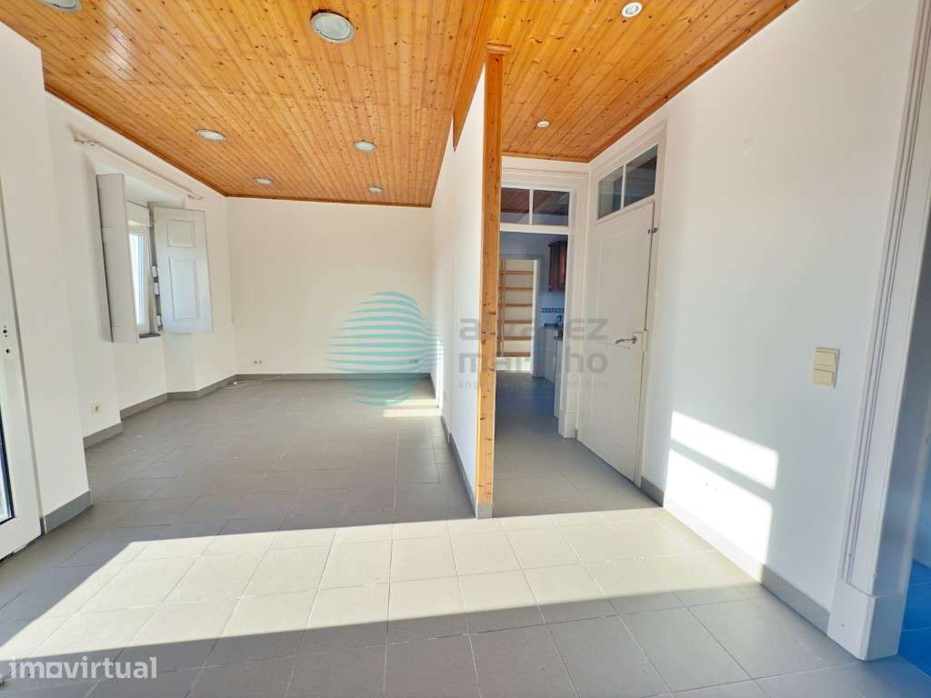 Moradia 4 quartos, espaço exterior na Praia de Santa Cruz - Grande imagem: 3/31