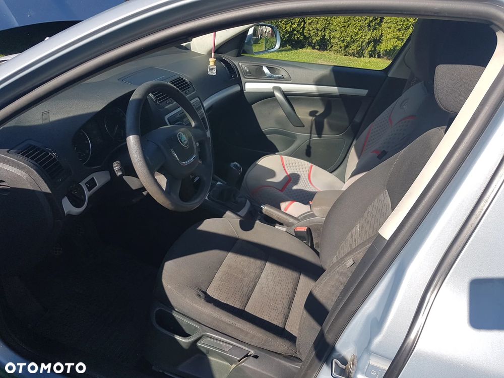 Skoda Octavia 1.6 - 16