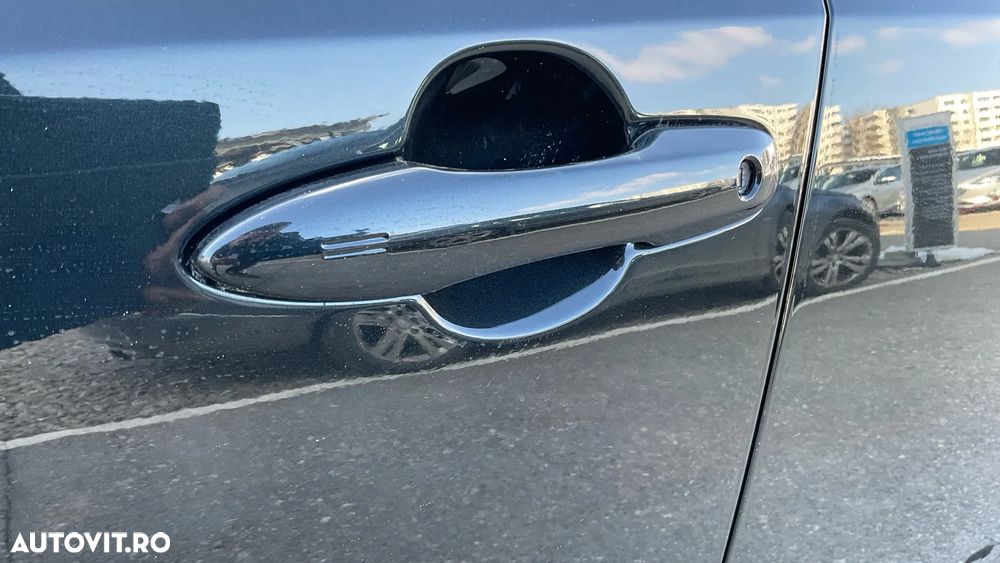 Toyota Corolla 1.8 HSD Exclusive interior Negru - 14