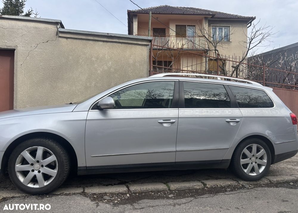 Volkswagen Passat - 1