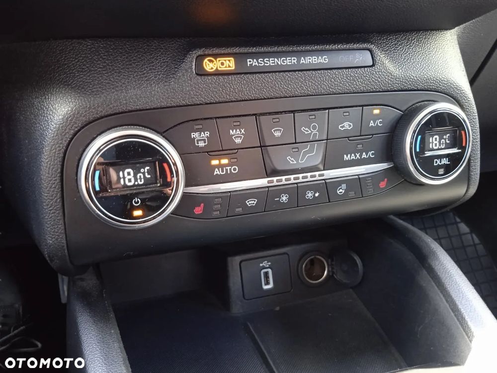 Ford Focus 1.5 EcoBoost Active - 24