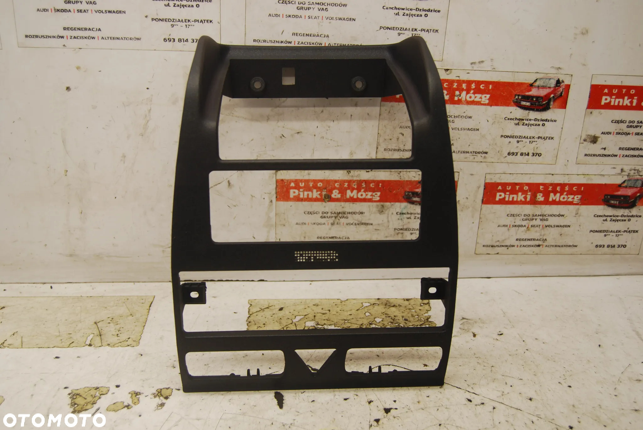 RAMKA OBUDOWA KONSOLI RADIA 8L0863263A AUDI A3 8L - 2