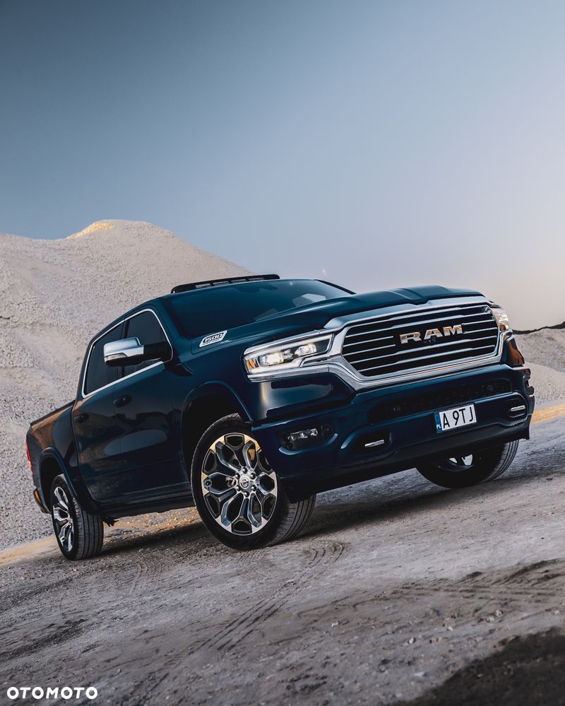 RAM 1500 5.7 eTorque Crew Cab Shortbed Longhorn Chrome - 2