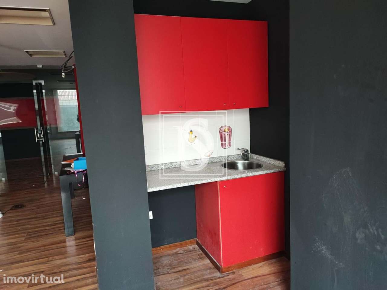 Loja para investimento com 190m2 em Torres Novas - Grande imagem: 4/10