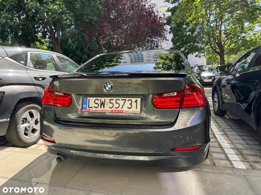 BMW Seria 3 318d Luxury Line - 6