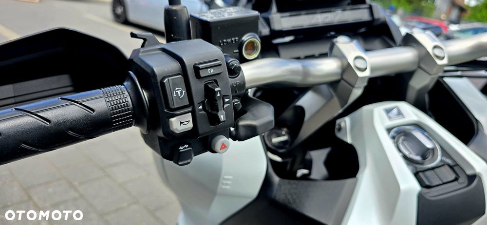 Honda ADV350 - 8