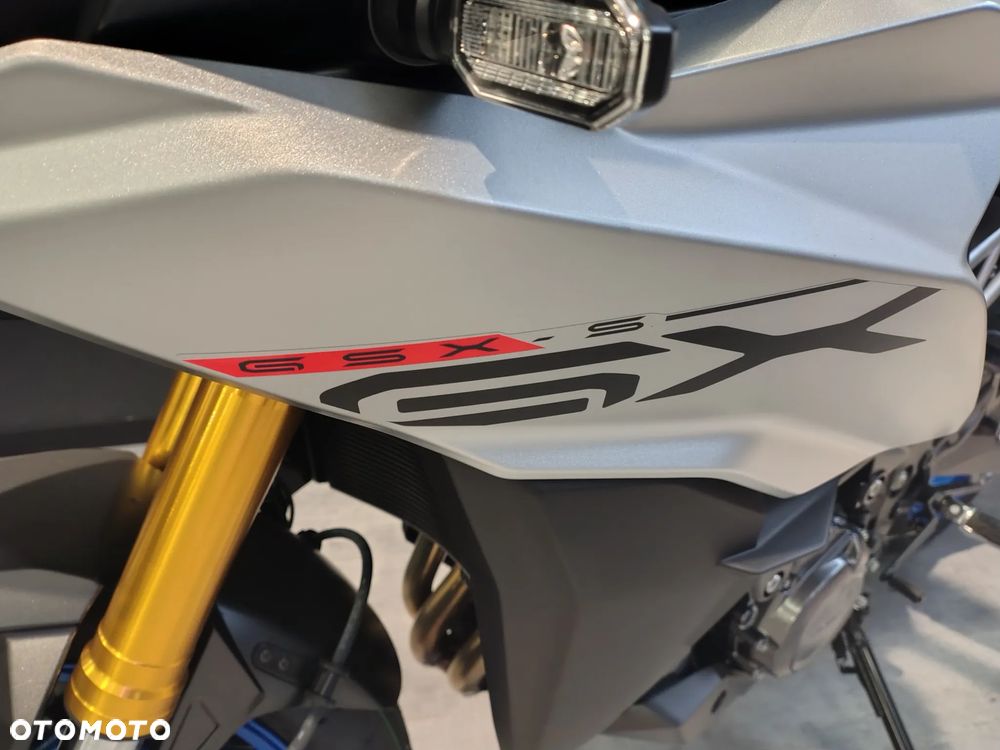 Suzuki GSX - 4