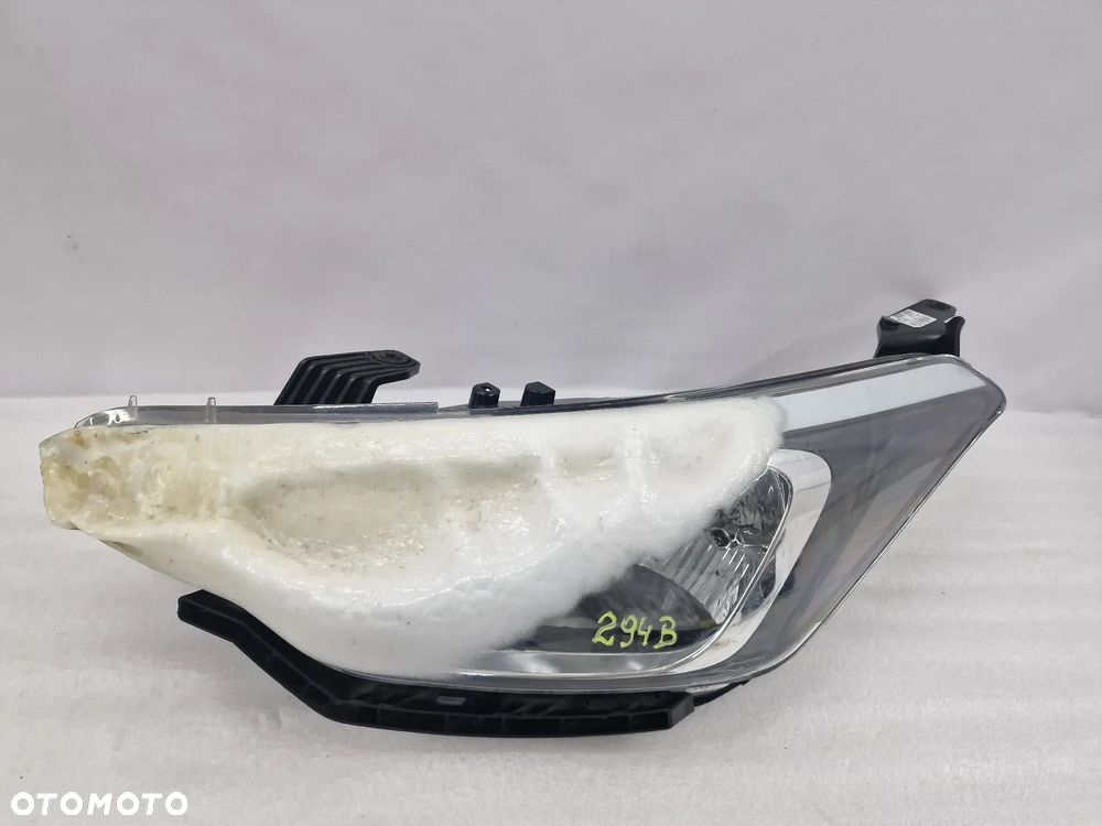 HYUNDAI I20 II LIFT 14-20 LEWA / PRAWA ZWYKŁA LAMPA PRZEDNIA PRZÓD ( SZKŁA DO WYMIANY ) , NR 92102-C8 / 92101-C8 , NR AUKCJI LA294 - 9