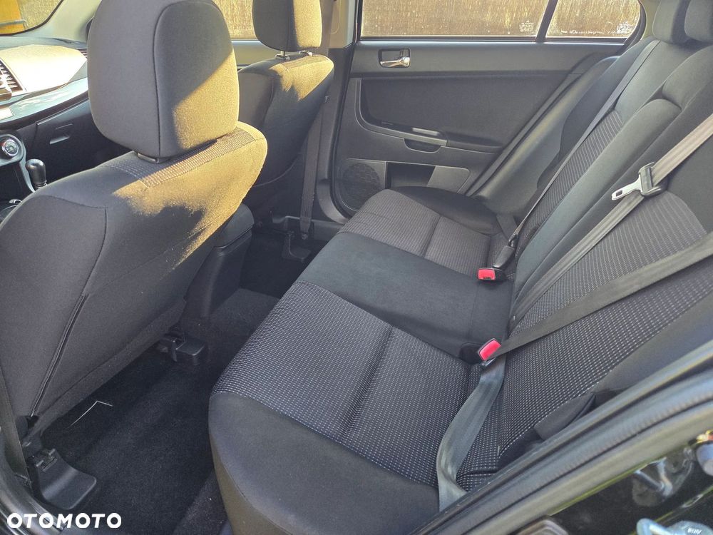 Mitsubishi Lancer - 7