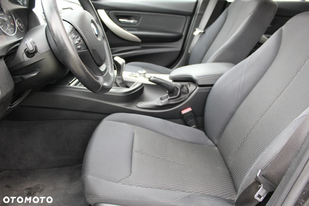 BMW Seria 3 318d Blue Performance - 11