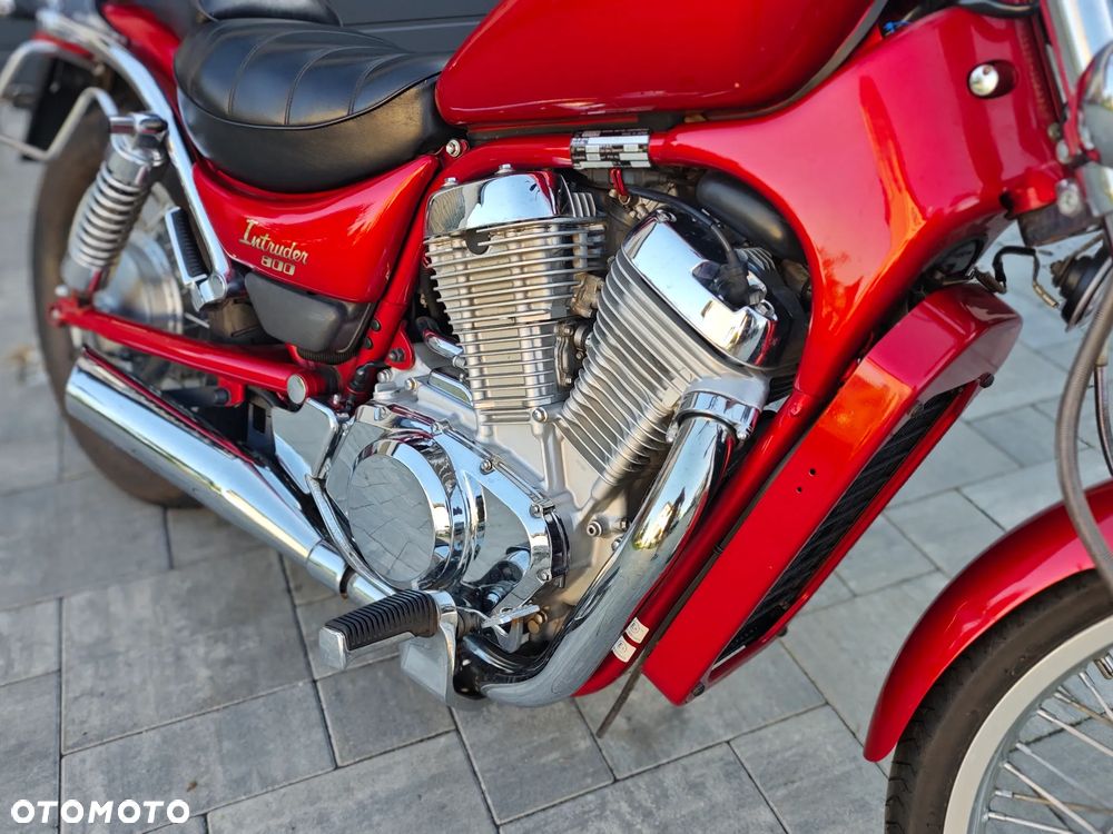 Suzuki Intruder - 28