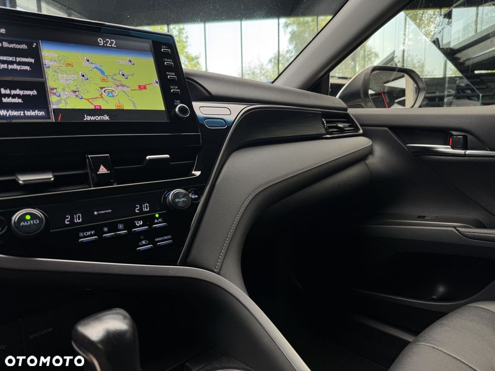 Toyota Camry 2.5 Hybrid Executive CVT - 32
