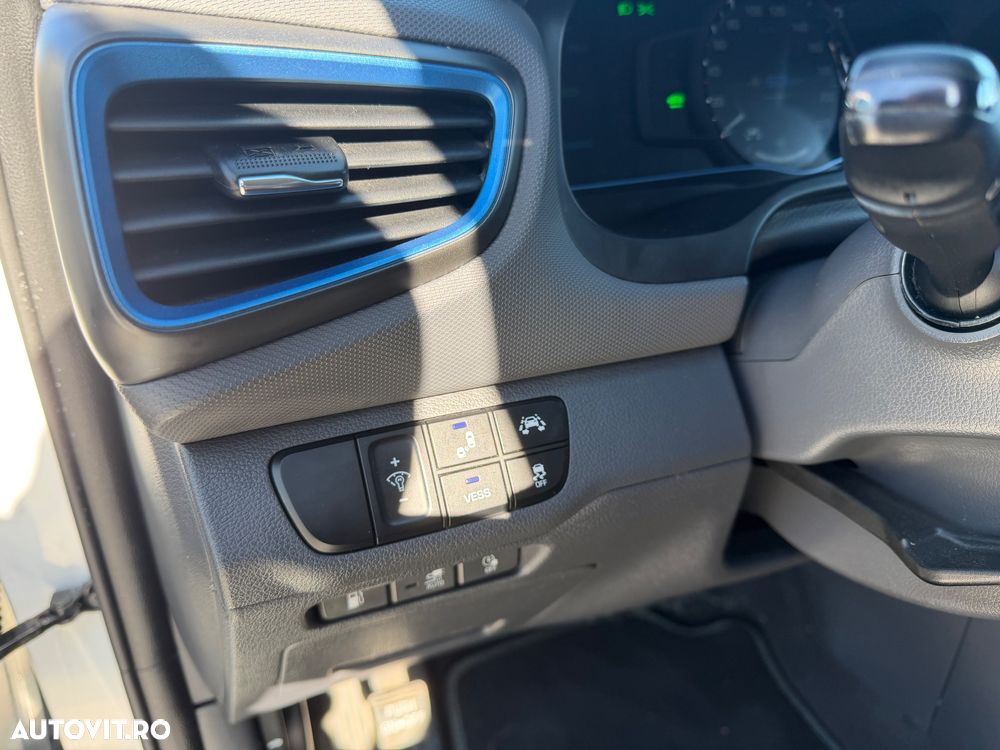 Hyundai IONIQ 1.6 141CP Exclusive - 8