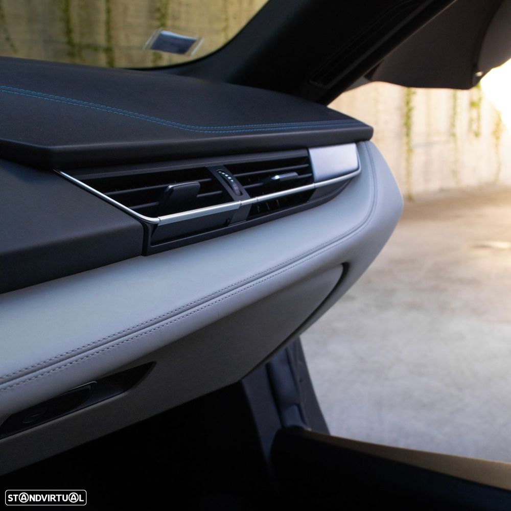 BMW i8 Standard - 24