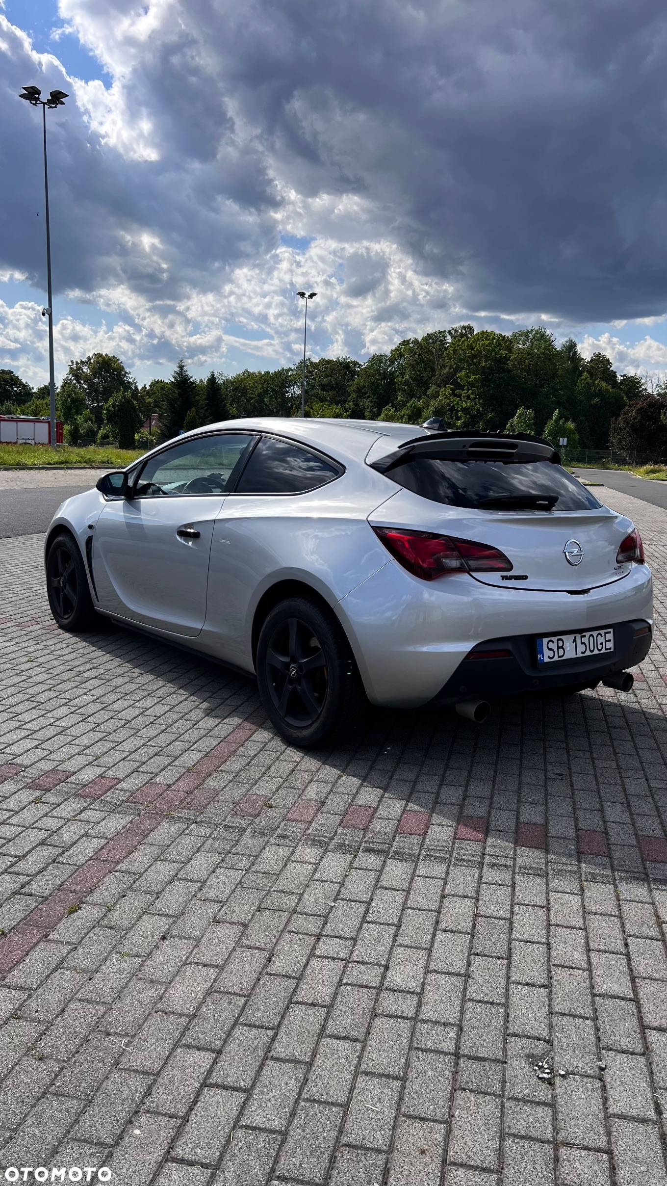 Opel Astra IV GTC 1.4 T Enjoy S&S - 4