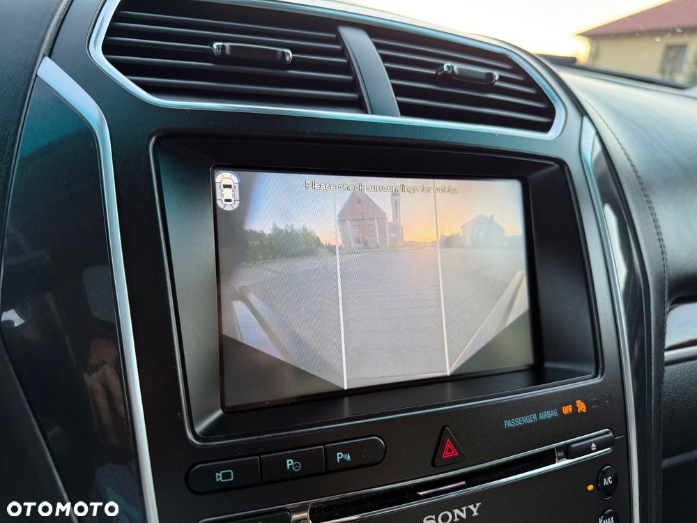 Ford Explorer - 26