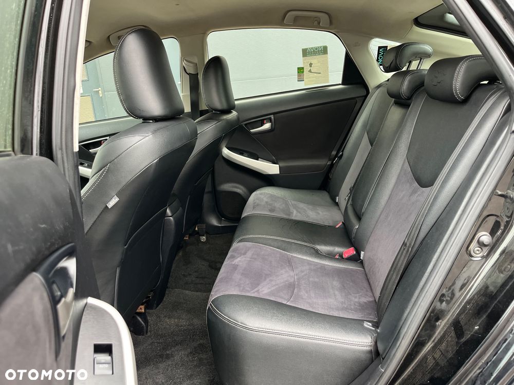 Toyota Prius 1.8 HSD Active - 22