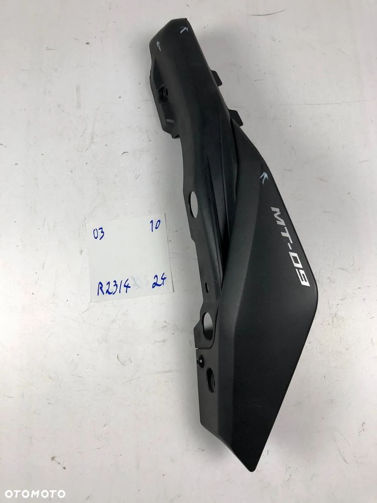 Yamaha MT-09 14-17 Ogon Prawy Owiewka Prawa