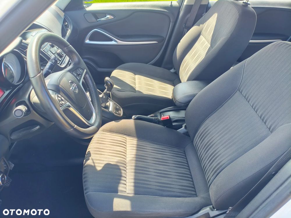 Ford Kuga 2.0 TDCi 2x4 Titanium - 9