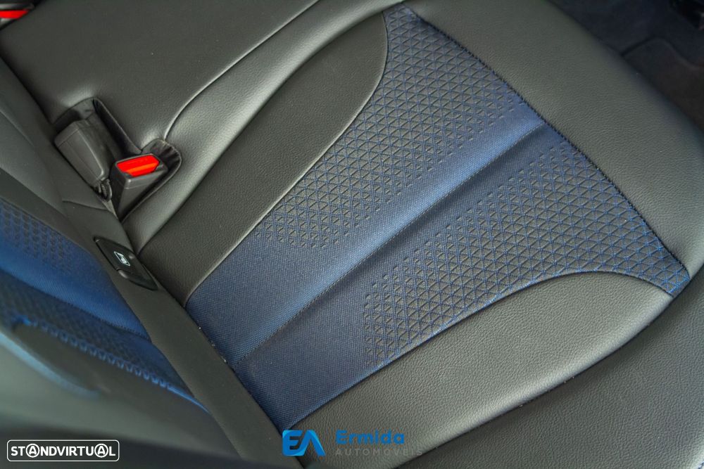 BMW 116 d Pack Desportivo M - 26