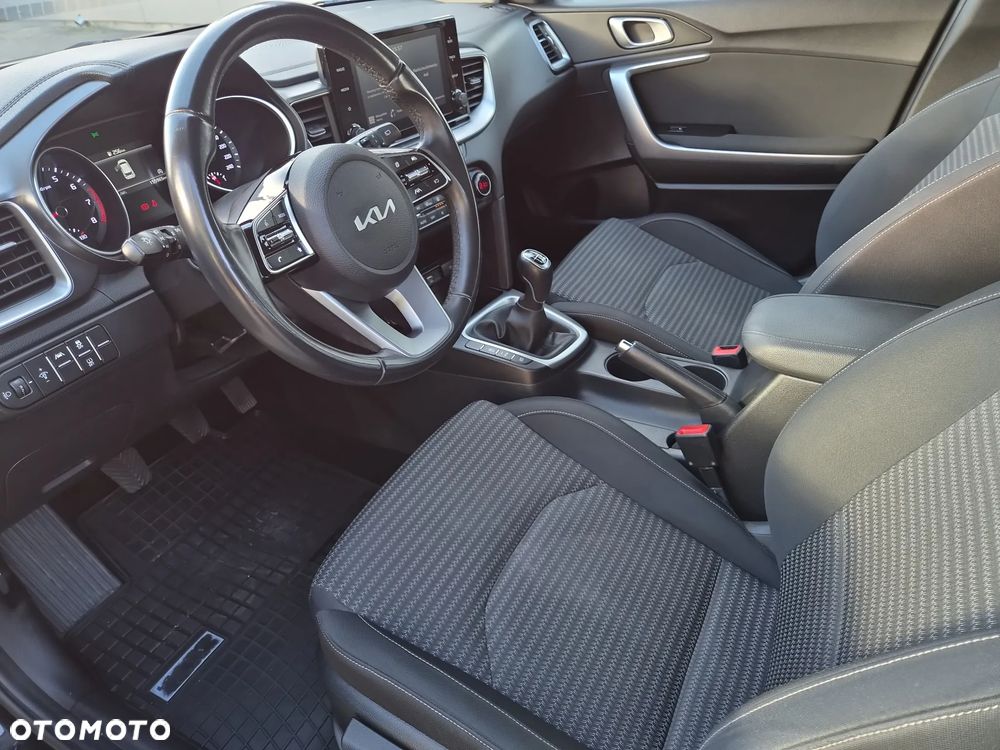 Kia Ceed 1.5 T-GDI M - 8