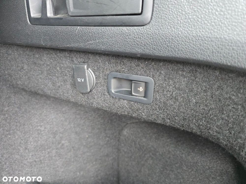 Volkswagen Passat Variant 2.0 TDI 4Mot Elegance DSG - 13