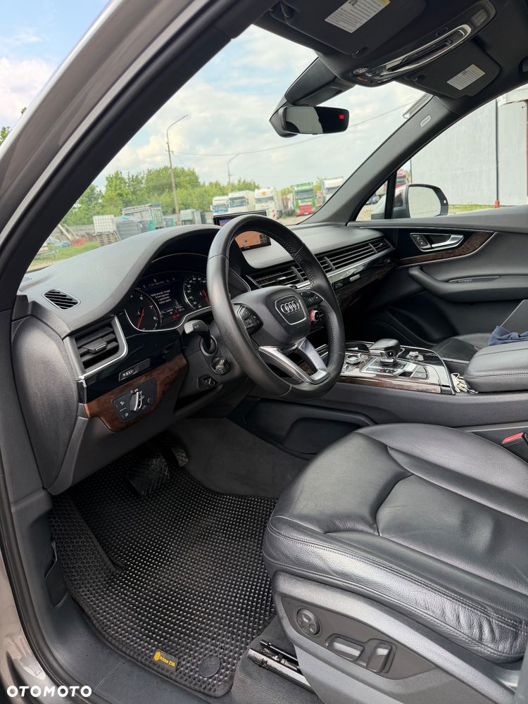 Audi Q7 - 12