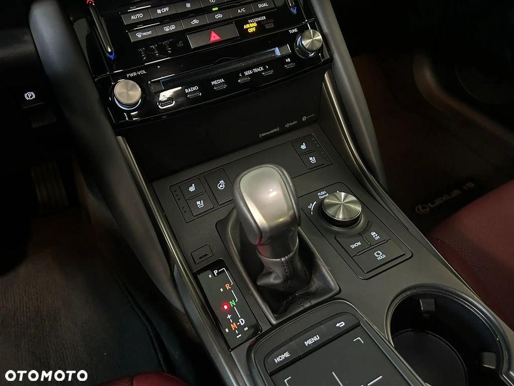 Lexus IS - 16