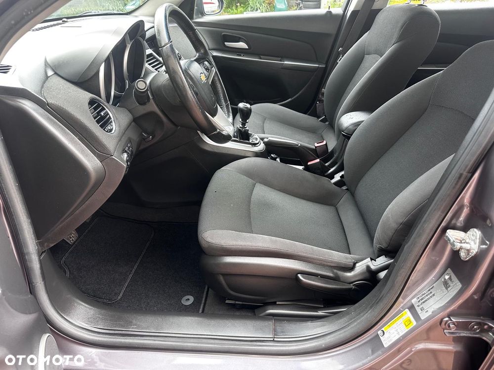 Chevrolet Cruze 1.8 LT+ - 12