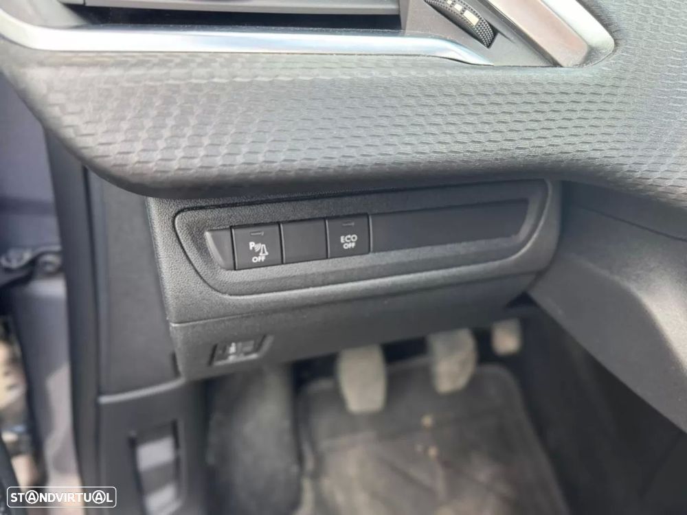 Peugeot 2008 1.2 PureTech Signature - 9