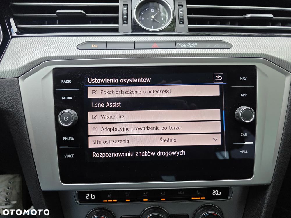 Volkswagen Passat 2.0 TDI SCR Comfortline - 15