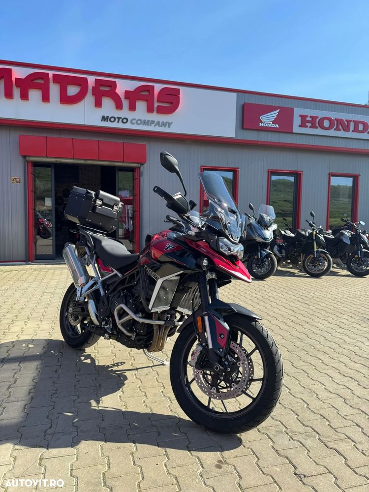 Triumph Tiger 900 - 1