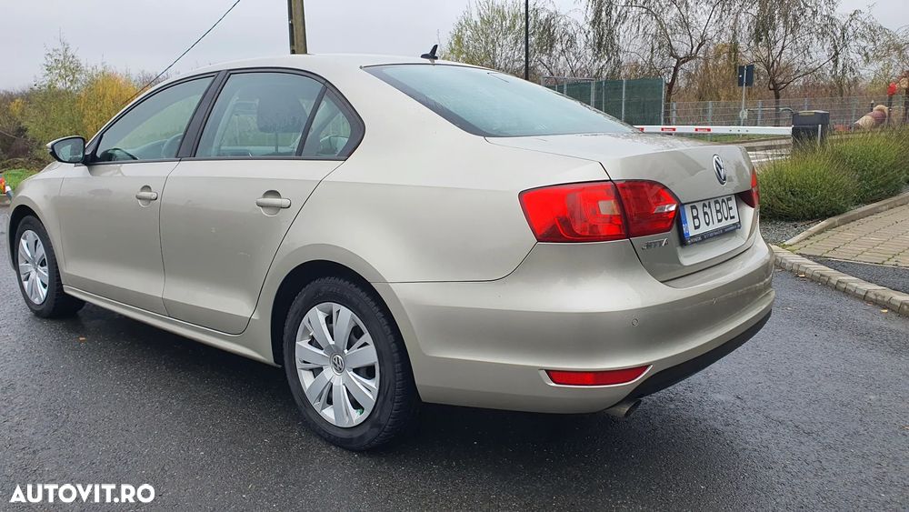 Volkswagen Jetta 1.6 TDI CR DPF Comfortline - 8