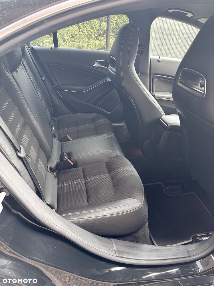 Mercedes-Benz CLA 180 - 12