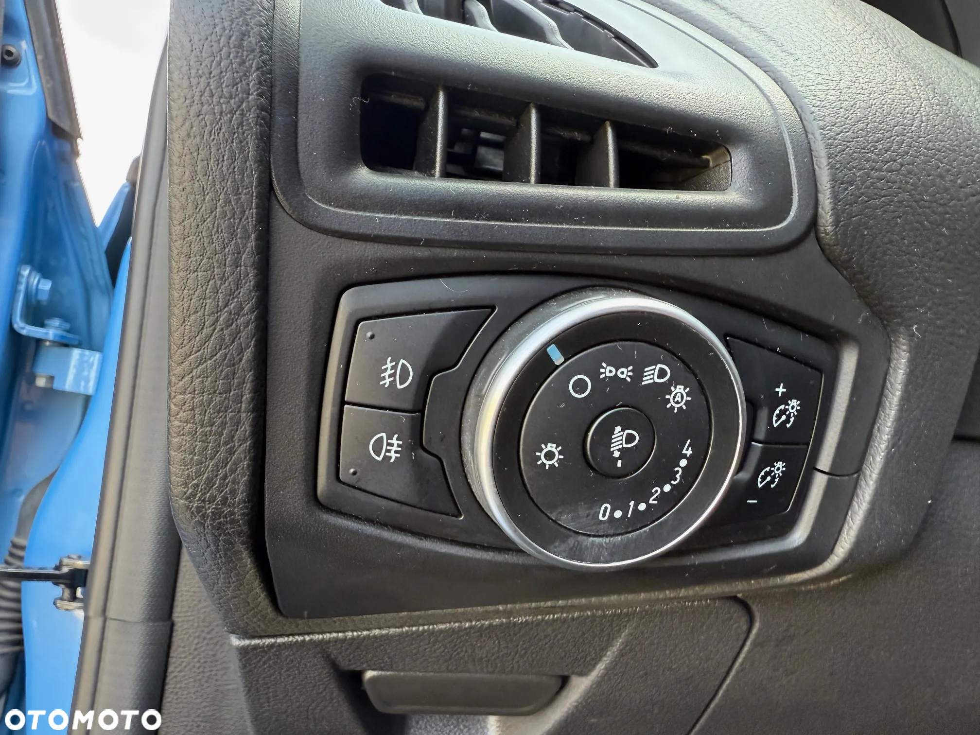 Ford Focus 1.5 EcoBlue Start-Stopp-System COOL&CONNECT - 12