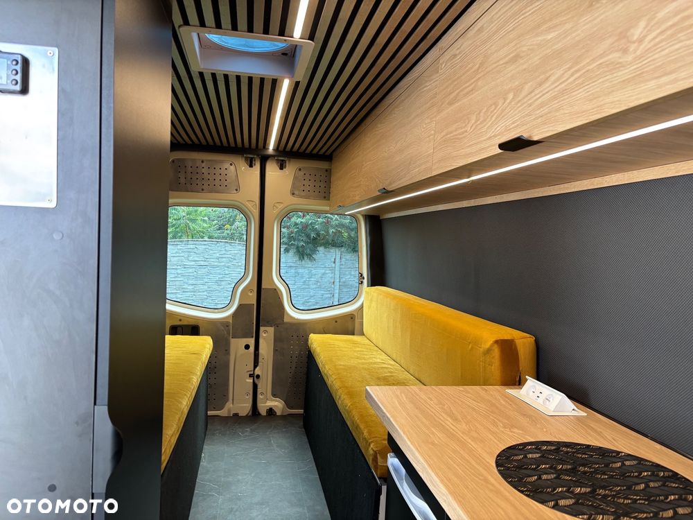 Mercedes-Benz Sprinter 4x4 - 5