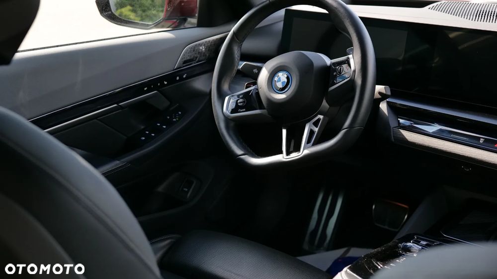 BMW Seria 5 550e xDrive PHEV M Sport Edition - 8