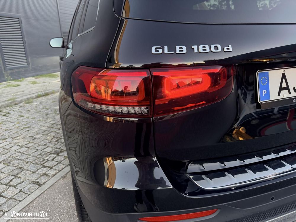Mercedes-Benz GLB 180 d AMG Line - 26