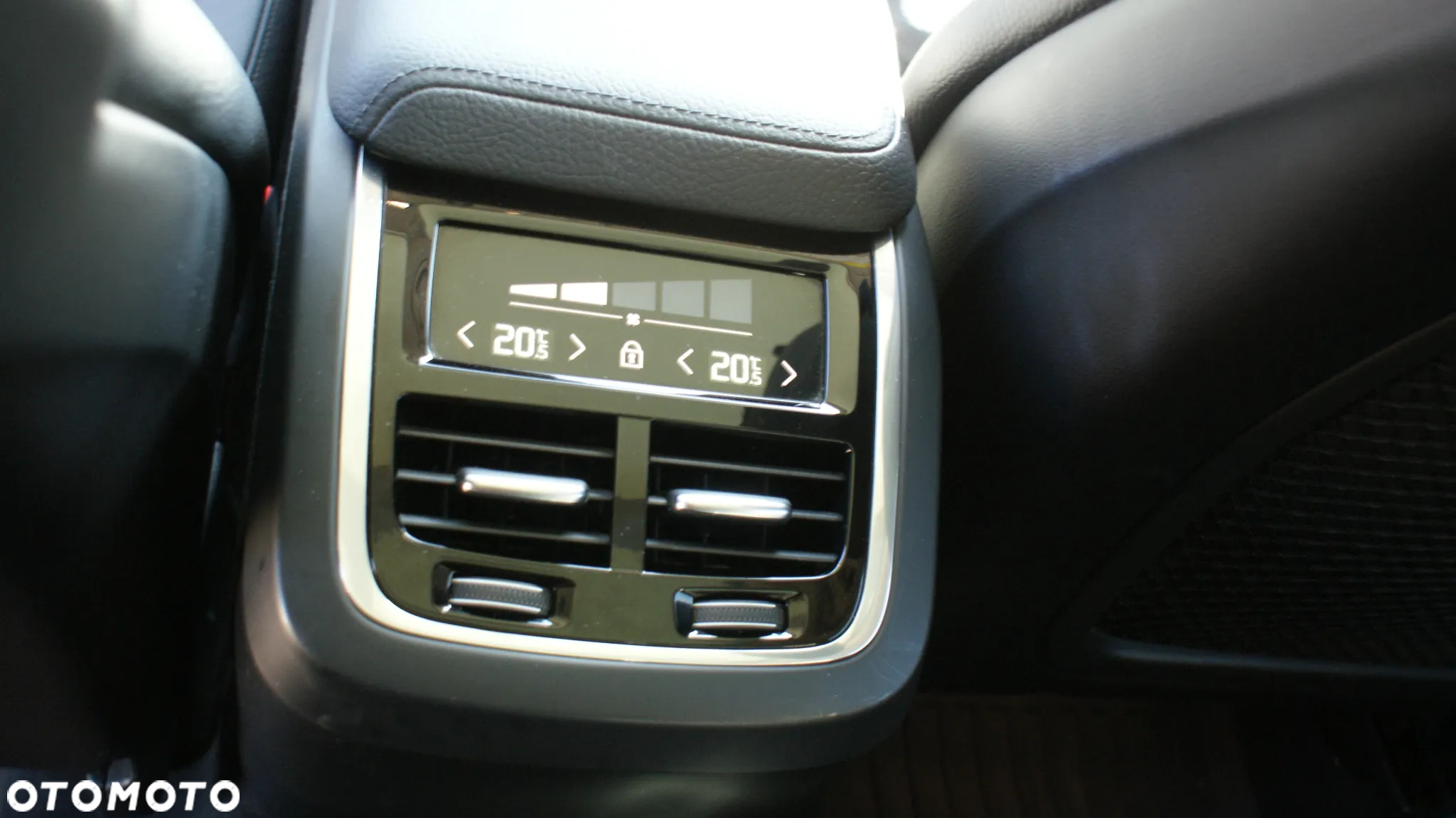 Volvo XC 60 T6 AWD Inscription - 27