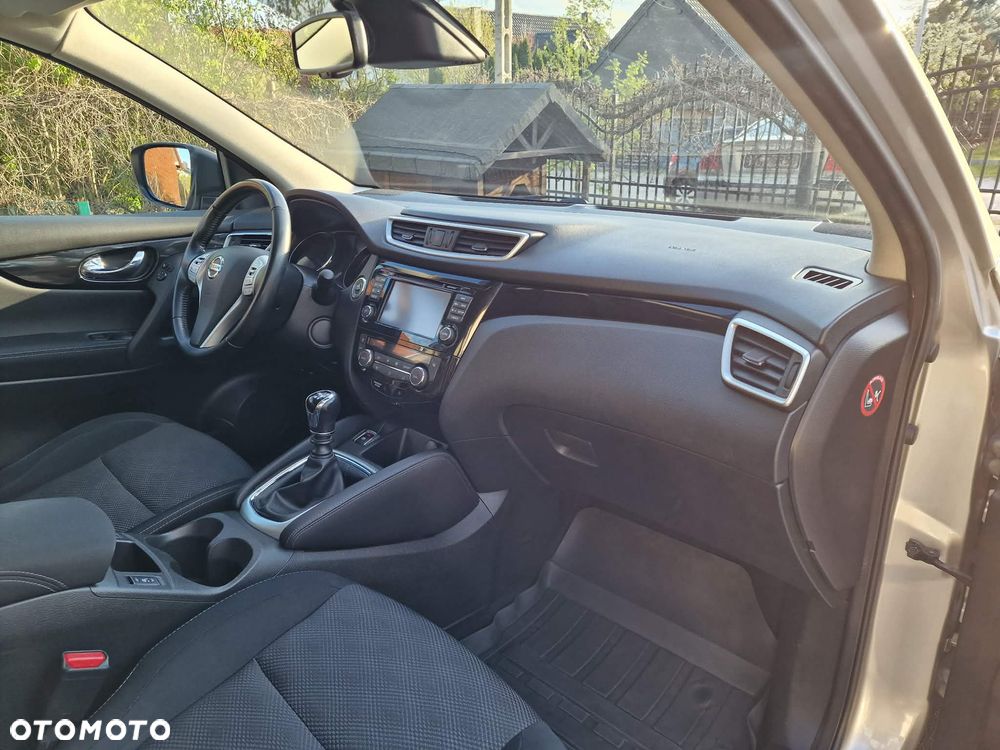 Nissan Qashqai 1.5 dCi DPF 360 - 15
